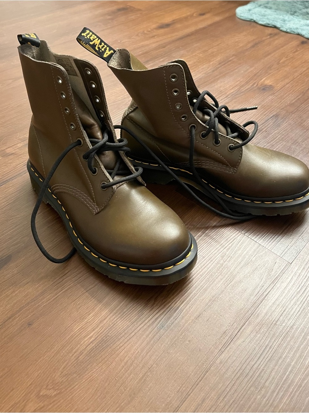 Dr. Martens Olive Green Lace-Up Combat Boots 1460 Pascal EU size 39